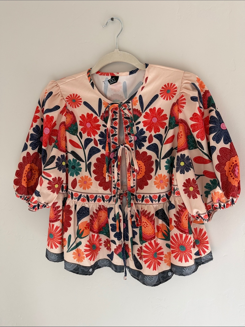 Floral Tie-Front Puff Sleeve Blouse - Pink/Red. Women’s size Medium